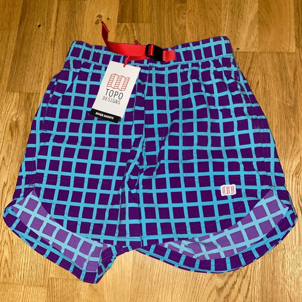 NWT topo design river shorts